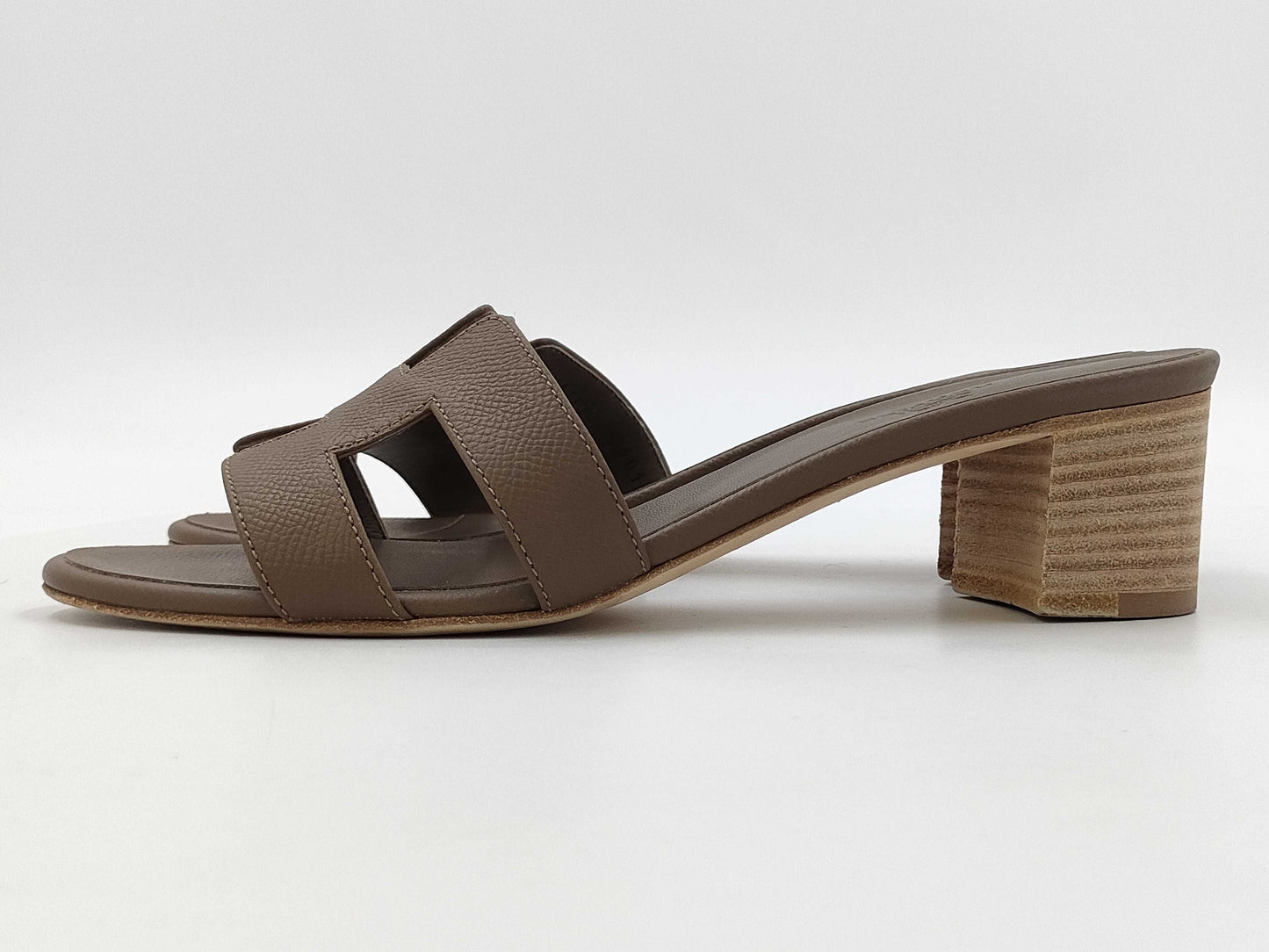 HERMES H Sandals Etoupe Size 37 Sandals