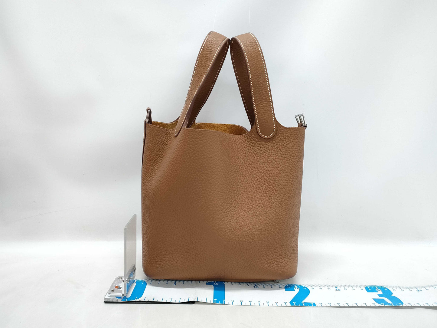 HERMES Picotin Picotin Lock 18 Shoulder Bag in Gold, Taurillon Clemence Leather, Silver Hardware, Double Stamp