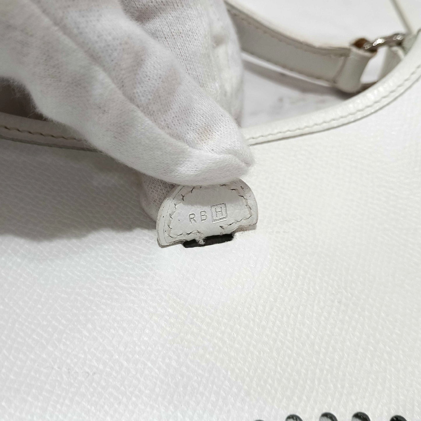 HERMES Evelyn TPM White Epson H Stamped Shoulder Bag