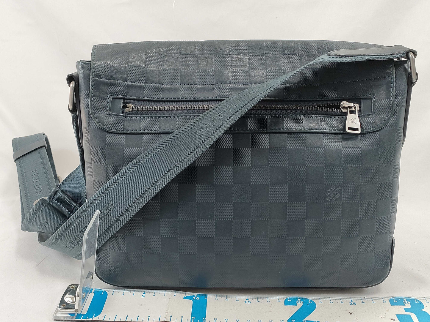 LOUIS VUITTON Damier Infini LOUIS VUITTON Damier Infini District MM N41283 Shoulder Bag Shoulder Bag