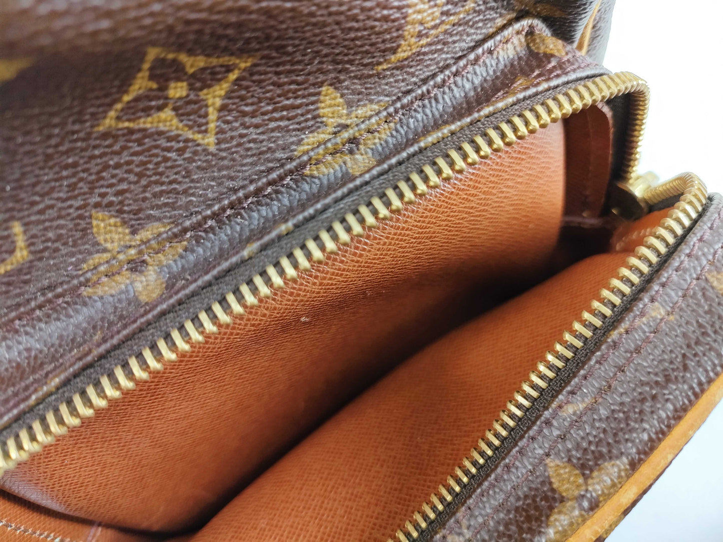 LOUIS VUITTON TH0040 Monogram Louis Vuitton Camera Bag Shoulder Bag