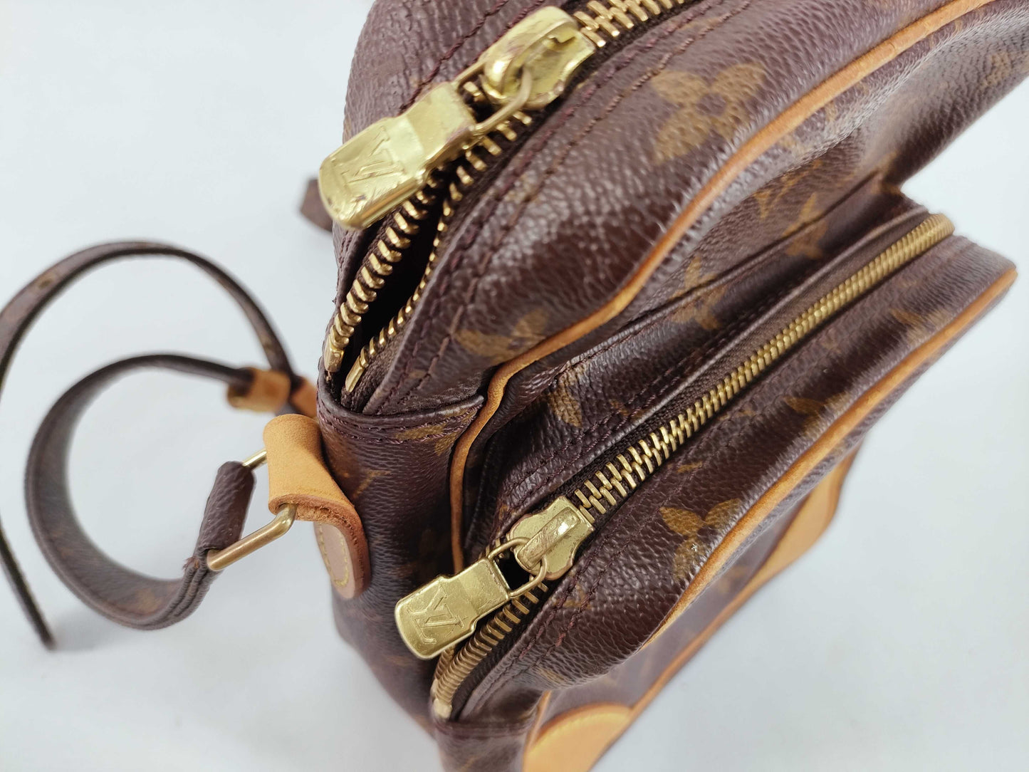 LOUIS VUITTON TH0040 Monogram Louis Vuitton Camera Bag Shoulder Bag