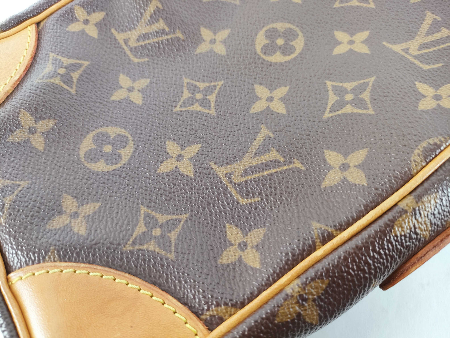 LOUIS VUITTON TH0040 Monogram Louis Vuitton Camera Bag Shoulder Bag