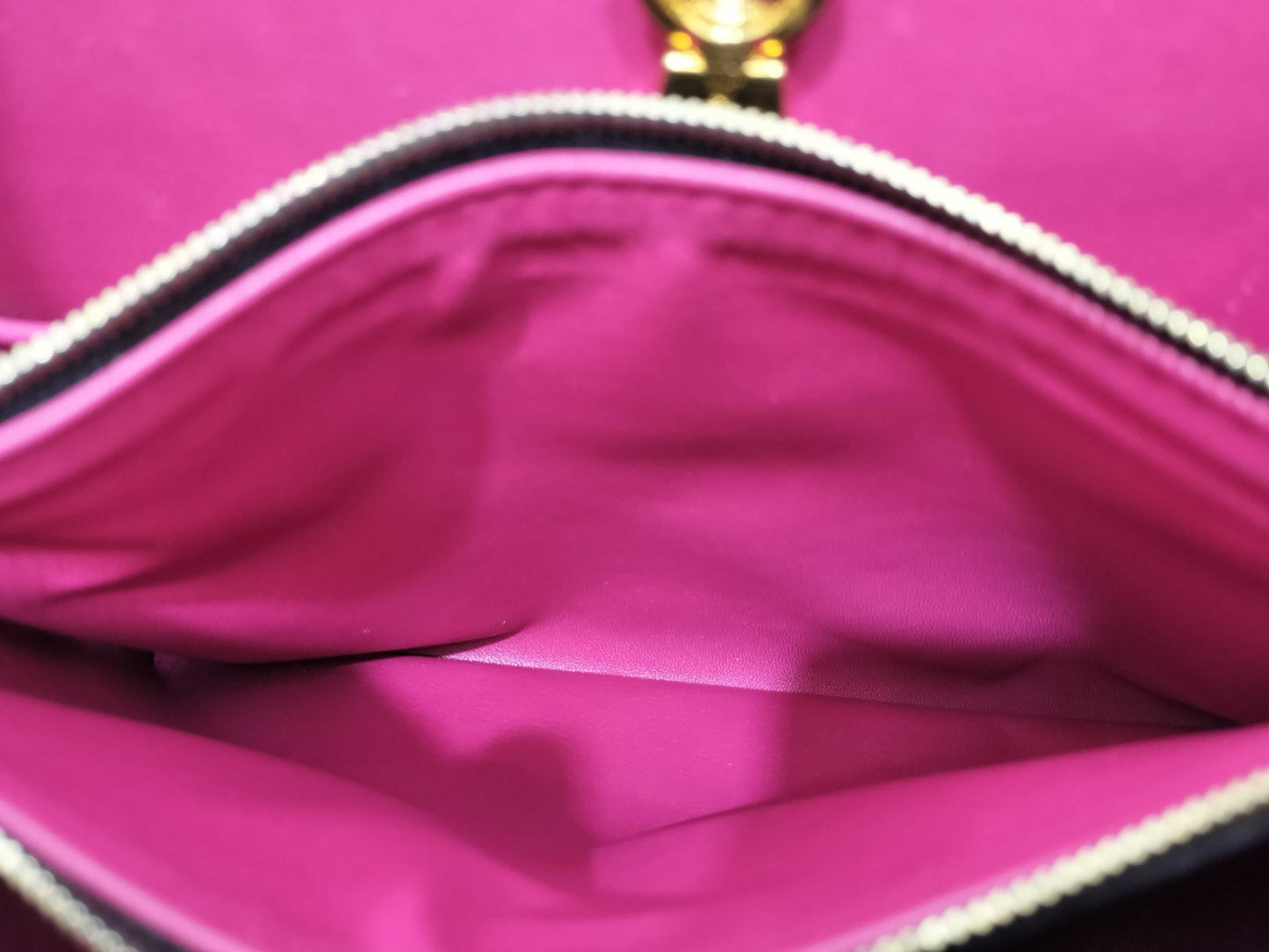 LOUIS VUITTON MI 1124 Louis Vuitton Capucines Handbag