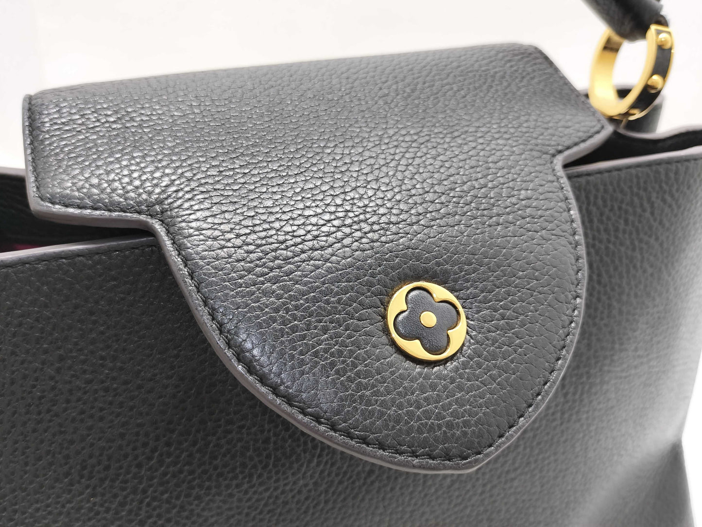 LOUIS VUITTON MI 1124 Louis Vuitton Capucines Handbag