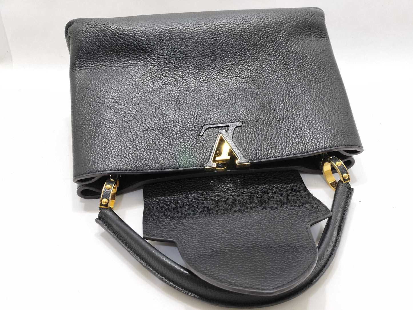 LOUIS VUITTON MI 1124 Louis Vuitton Capucines Handbag