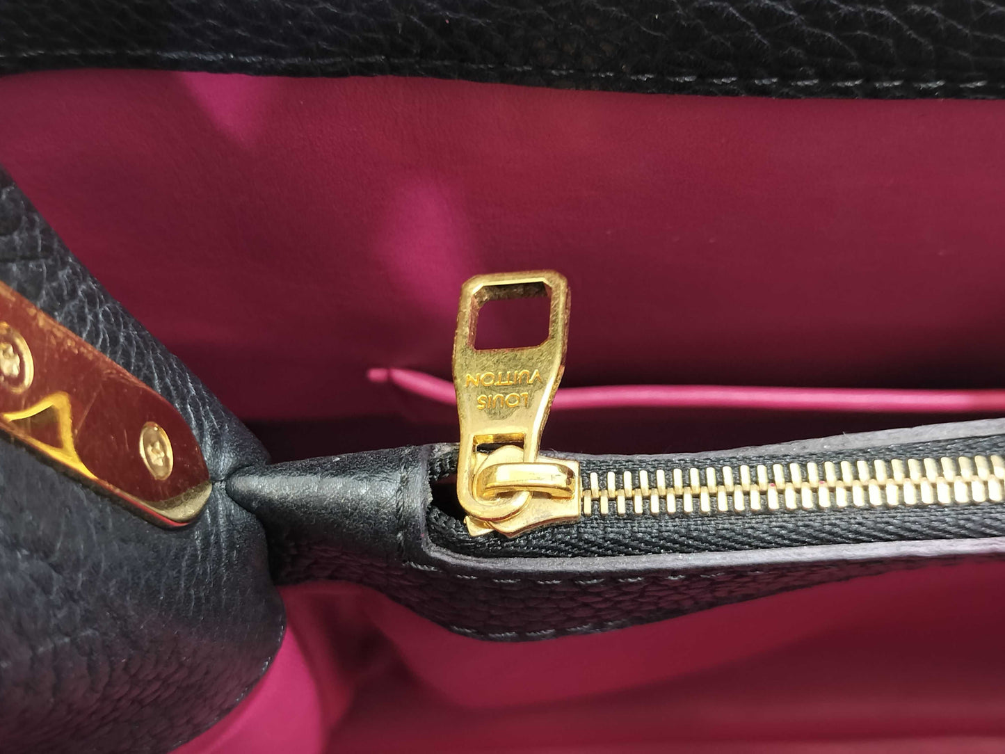 LOUIS VUITTON MI 1124 Louis Vuitton Capucines Handbag