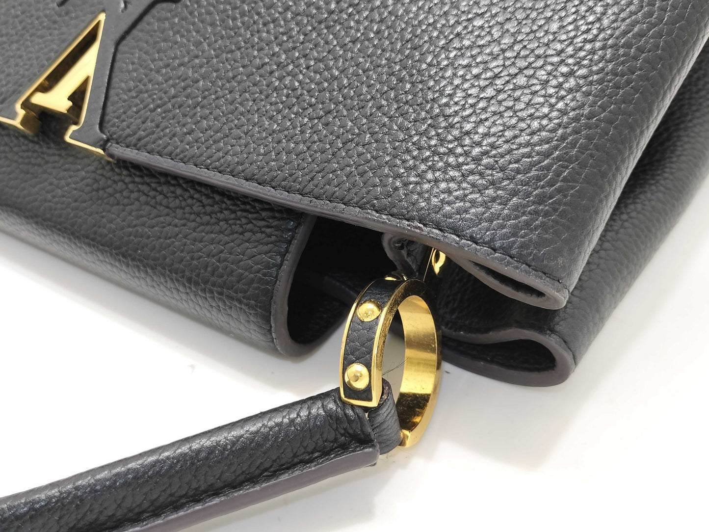 LOUIS VUITTON MI 1124 Louis Vuitton Capucines Handbag