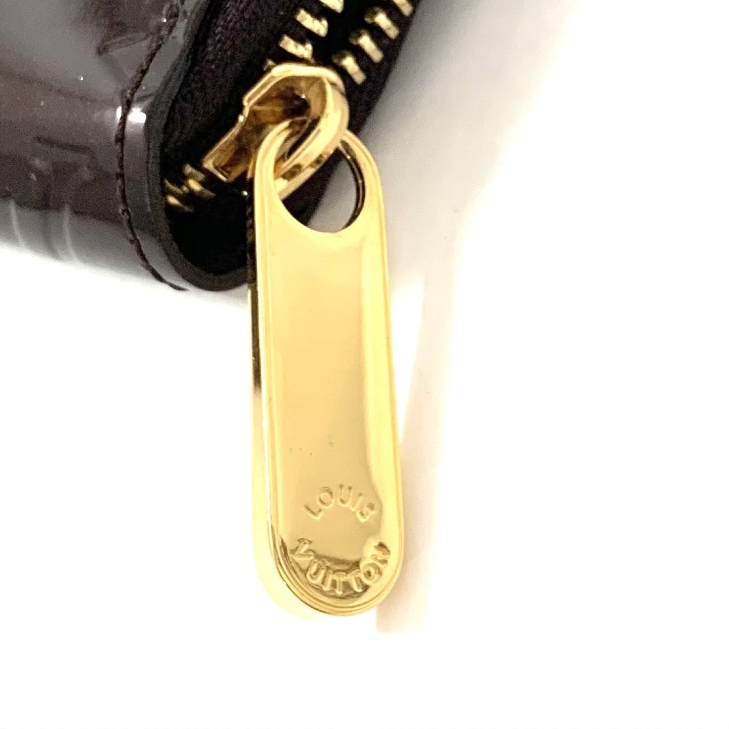 LOUIS VUITTON Vernis Zippy Wallet