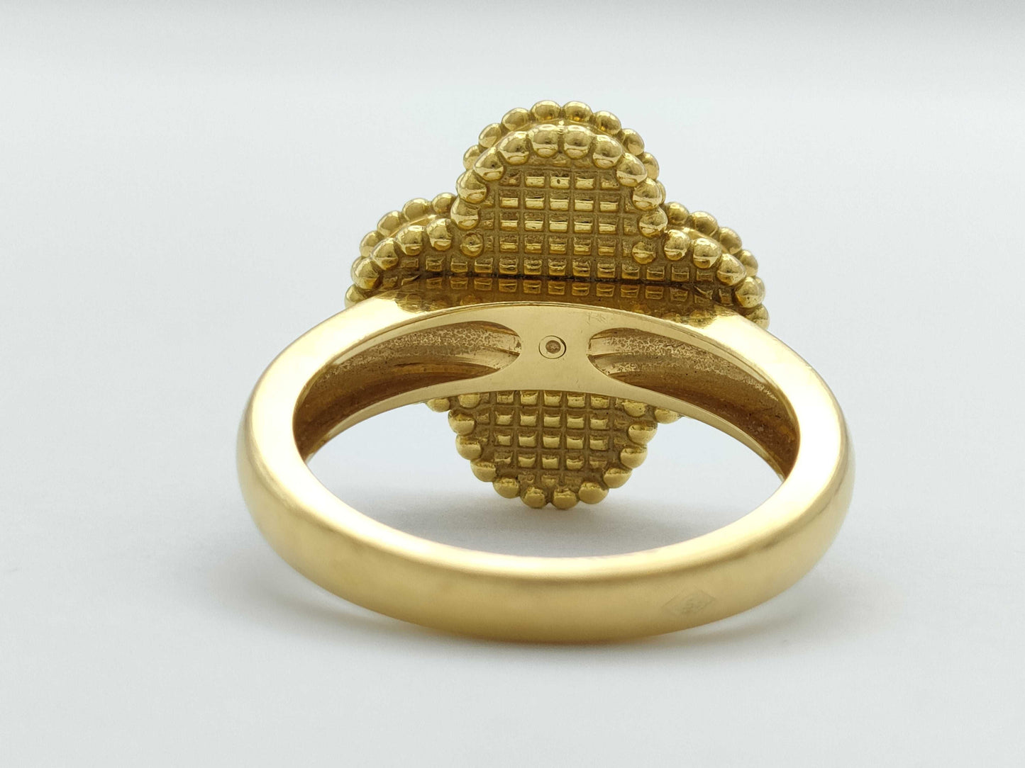 Van Cleef & Arpels Vintage Alhambra #50 Mother-of-Pearl 1PD Yellow Gold Au750 7.0g Ring