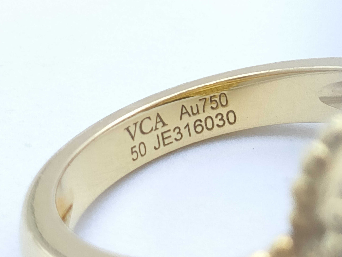 Van Cleef & Arpels Vintage Alhambra #50 Mother-of-Pearl 1PD Yellow Gold Au750 7.0g Ring