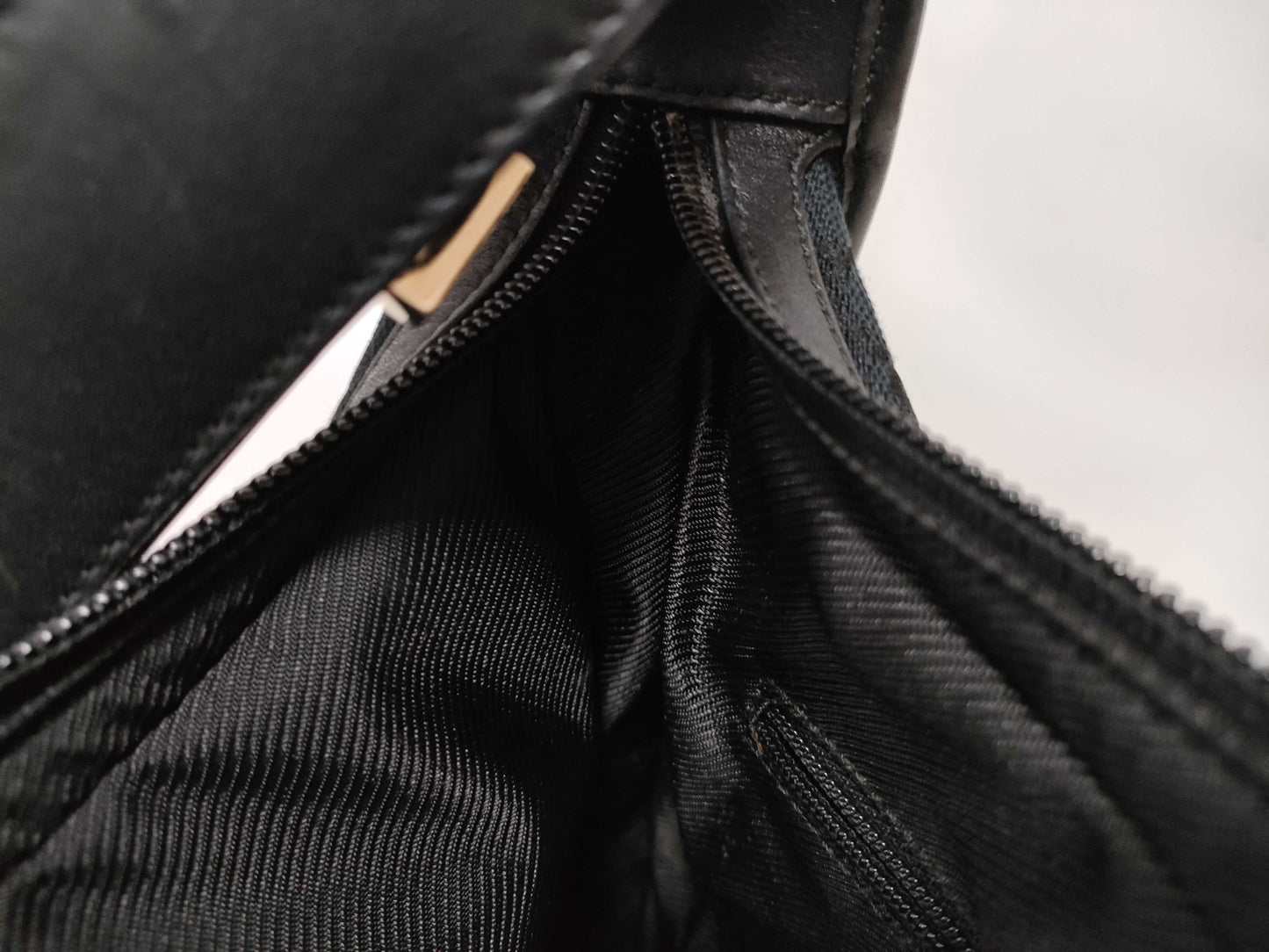 GUCCI GG Canvas Gucci Shoulder Bag