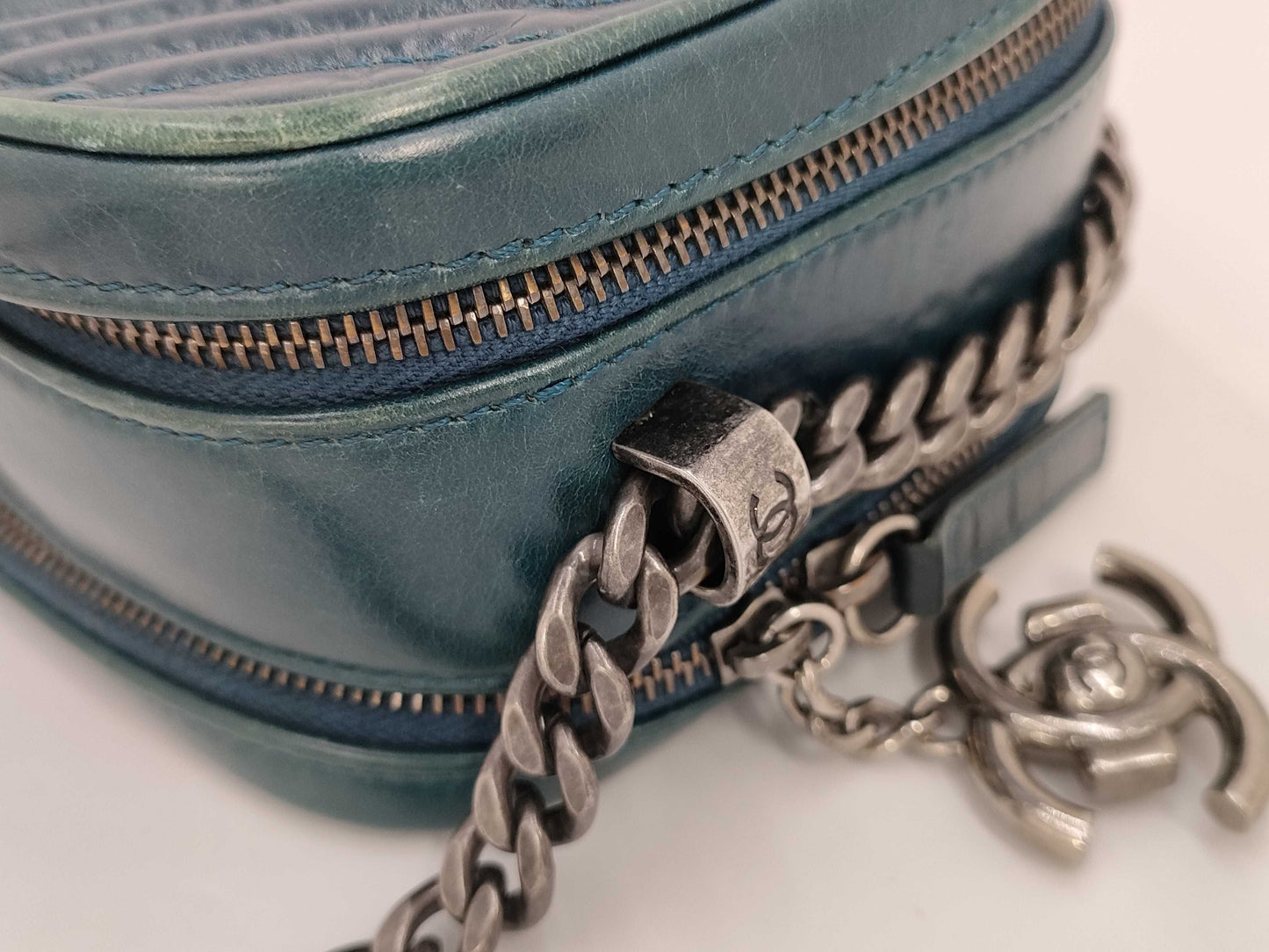 CHANEL Chain Shoulder Bag, 20 Series, Gallery Shoulder Bag