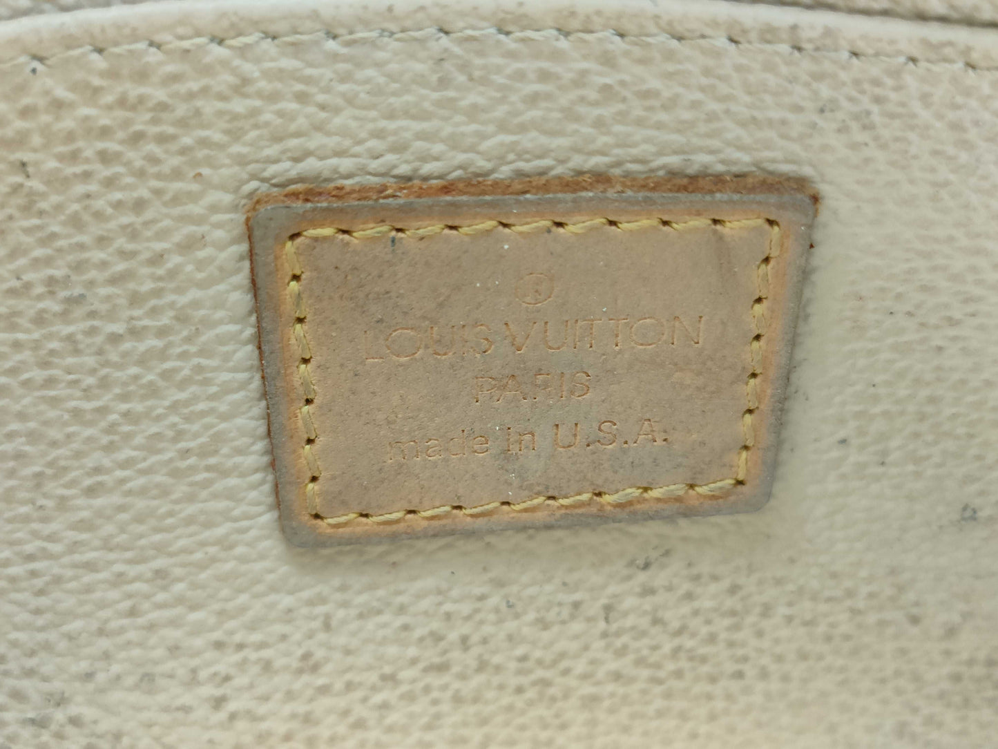 LOUIS VUITTON RFID verification failed. Serial number verification failed. Monogram Louis Vuitton Cosmetic Pouch.