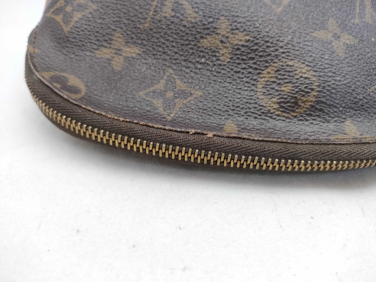 LOUIS VUITTON RFID verification failed. Serial number verification failed. Monogram Louis Vuitton Cosmetic Pouch.