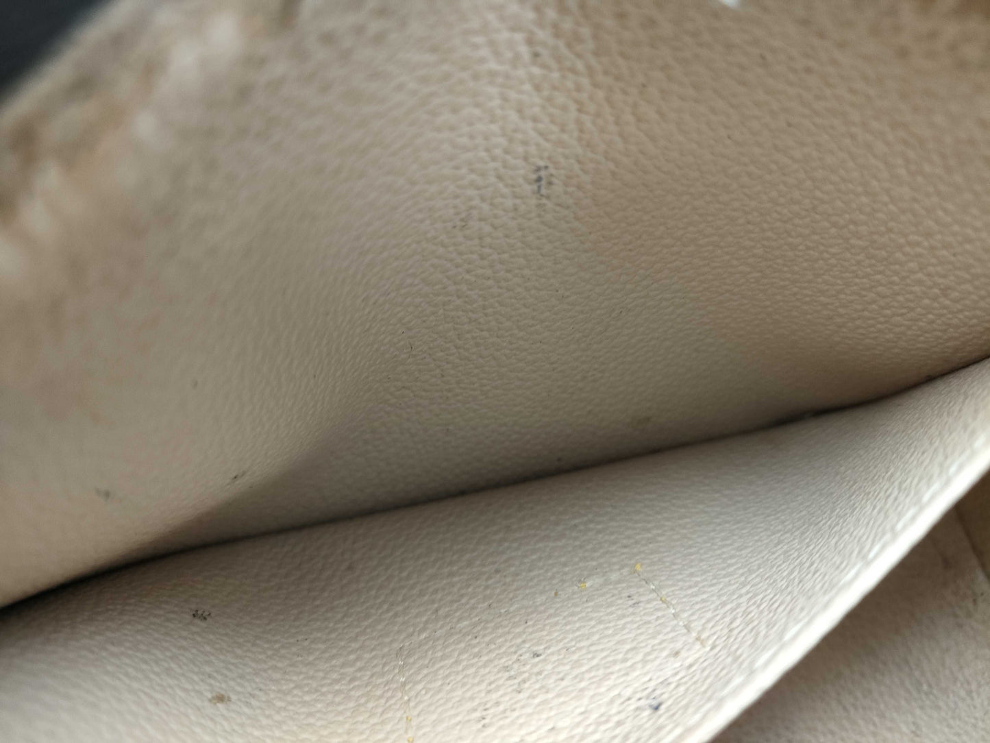 LOUIS VUITTON RFID verification failed. Serial number verification failed. Monogram Louis Vuitton Cosmetic Pouch.