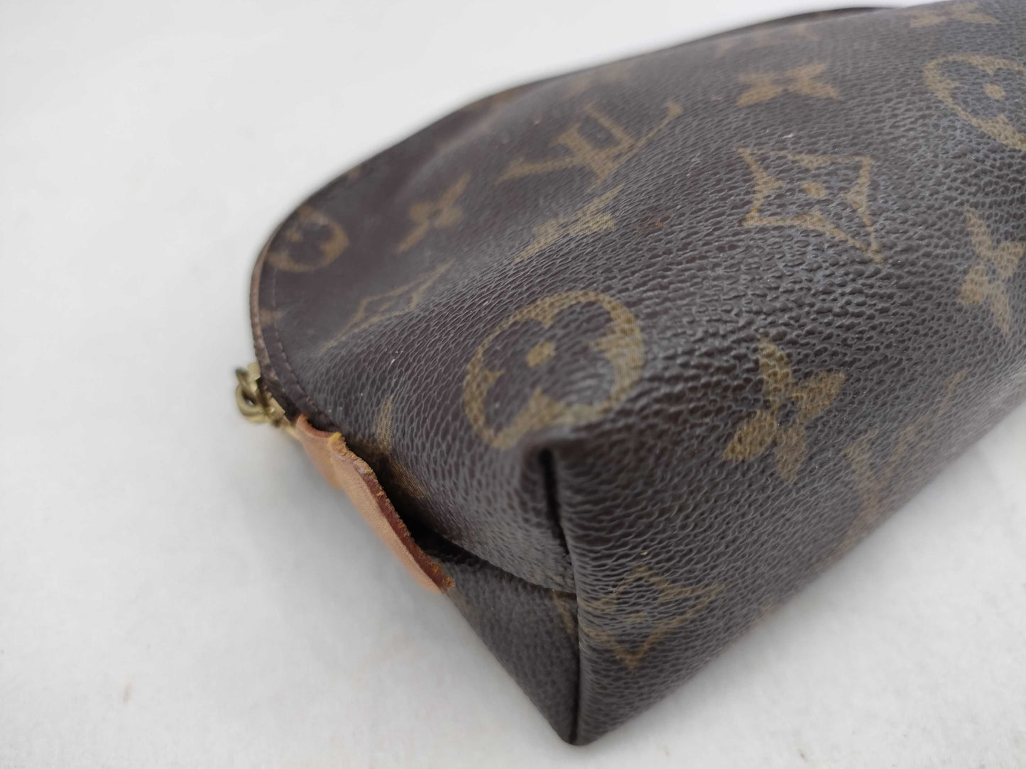 LOUIS VUITTON RFID verification failed. Serial number verification failed. Monogram Louis Vuitton Cosmetic Pouch.