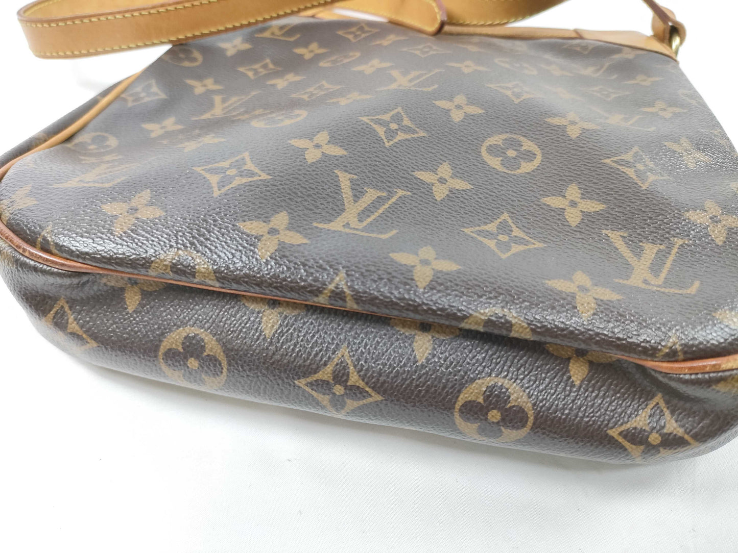 LOUIS VUITTON CA 2058 RFID Unverified Monogram LOUIS VUITTON Odeon PM M56390 Shoulder Bag