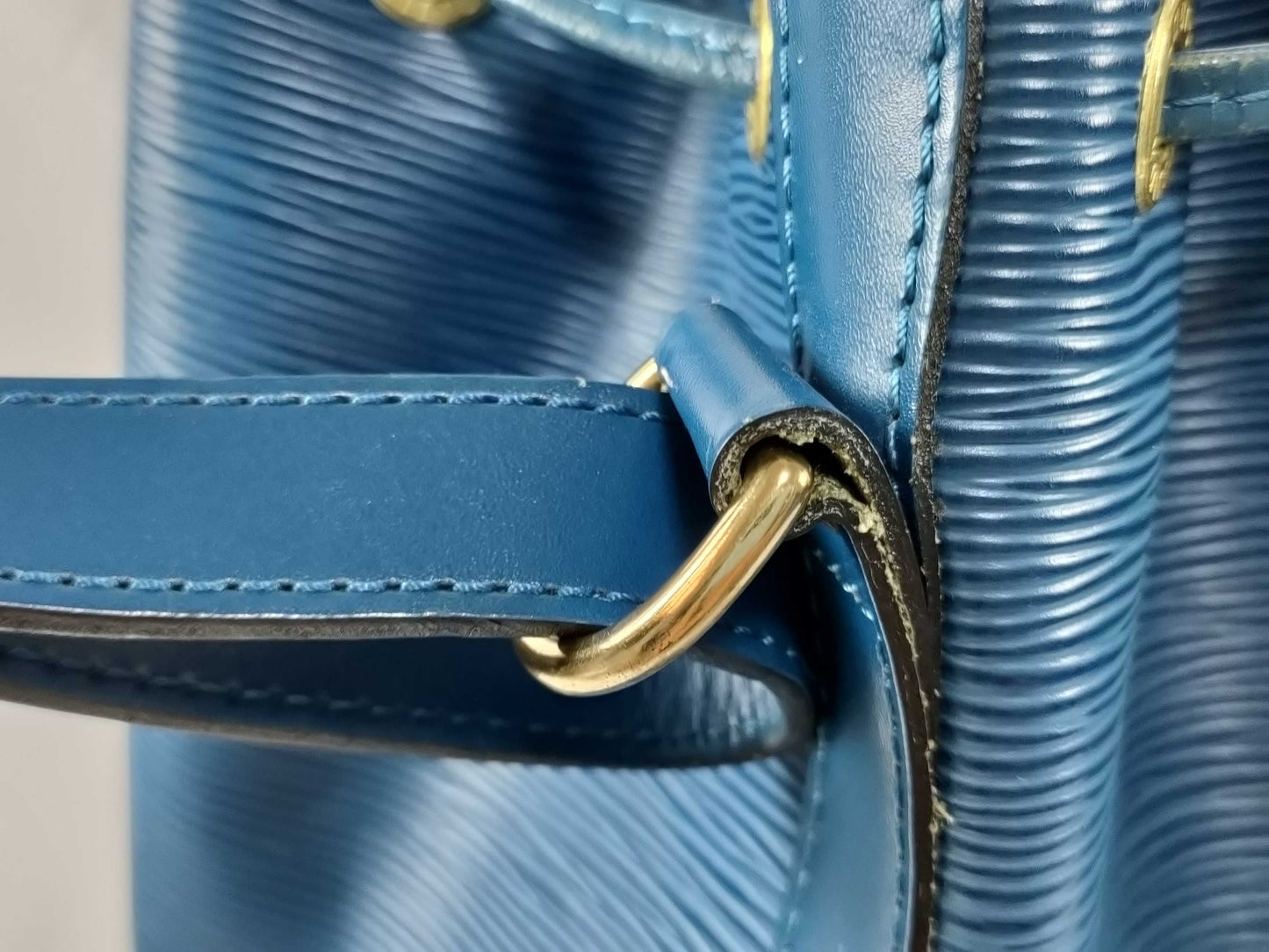 LOUIS VUITTON AR 0964 RFID Unverified Epi Leather LOUIS VUITTON Noe M44005 Shoulder Bag