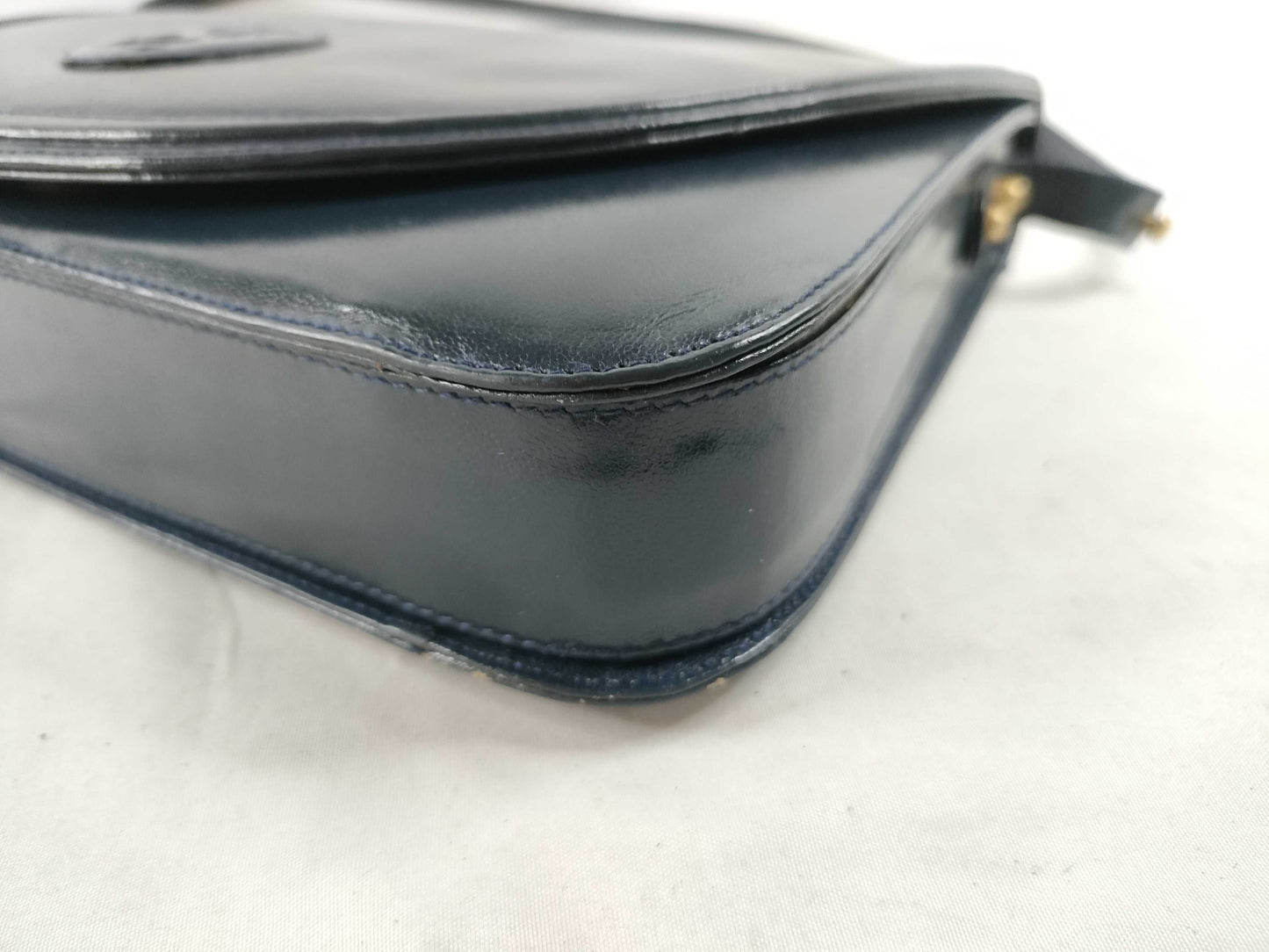 Yves Saint Laurent YSL logo leather shoulder bag
