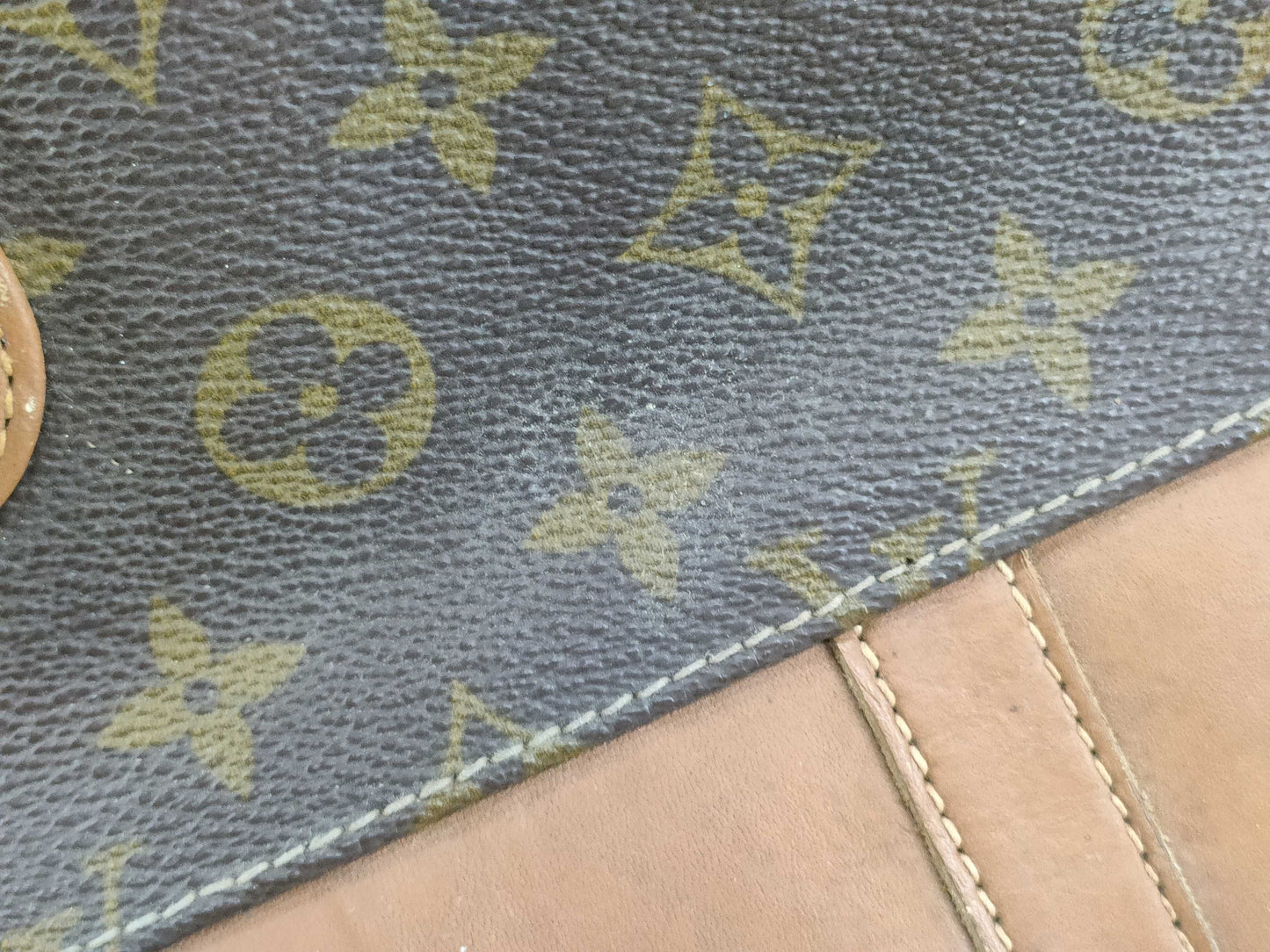 LOUIS VUITTON Monogram Louis Vuitton Monogram USA Bucket Tote Bag