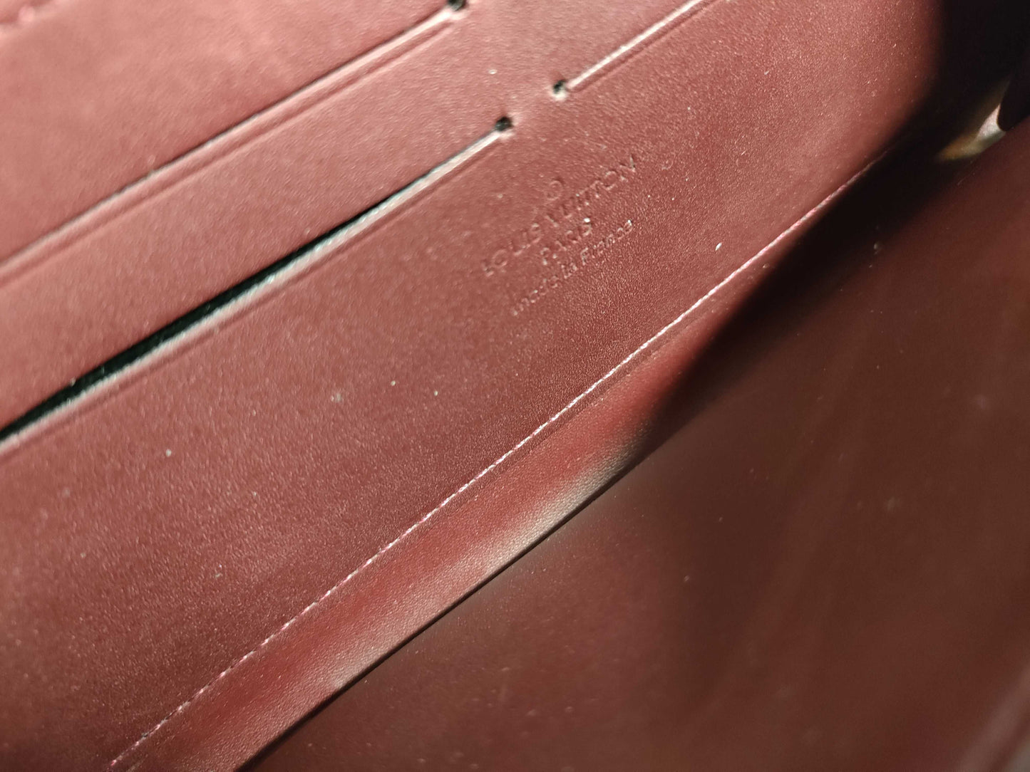 LOUIS VUITTON Vernis Zippy Wallet/M93522/SP1170/Vernis/Amaranth/G Hardware Wallet