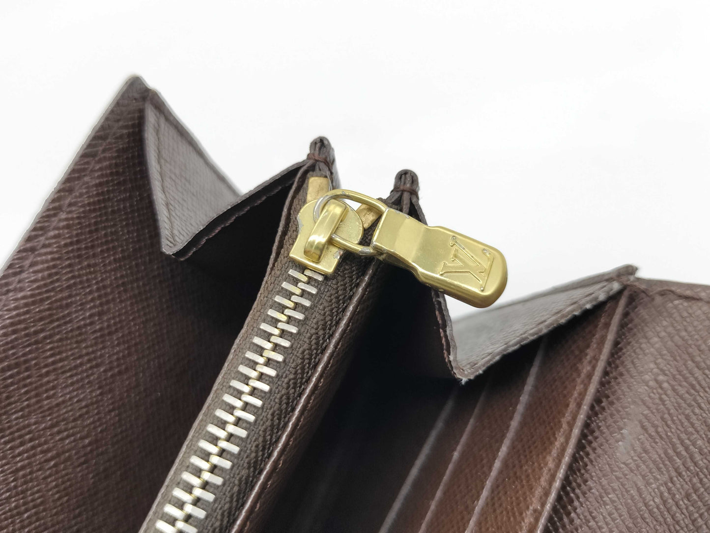 LOUIS VUITTON Damier Louis Vuitton Sarah Damier Wallet