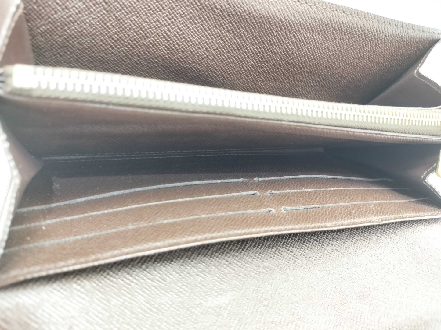 LOUIS VUITTON Damier Louis Vuitton Sarah Damier Wallet