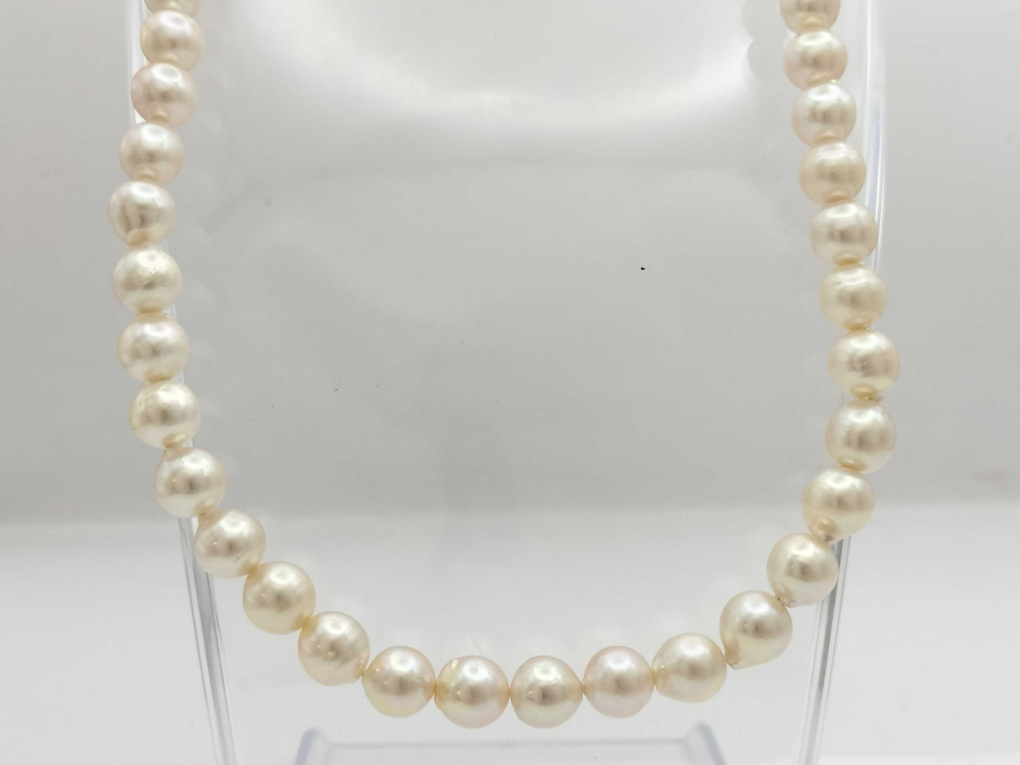 Akoya pearl necklace, diameter approximately 8.6mm-8.9mm, sterling silver, 74.2g