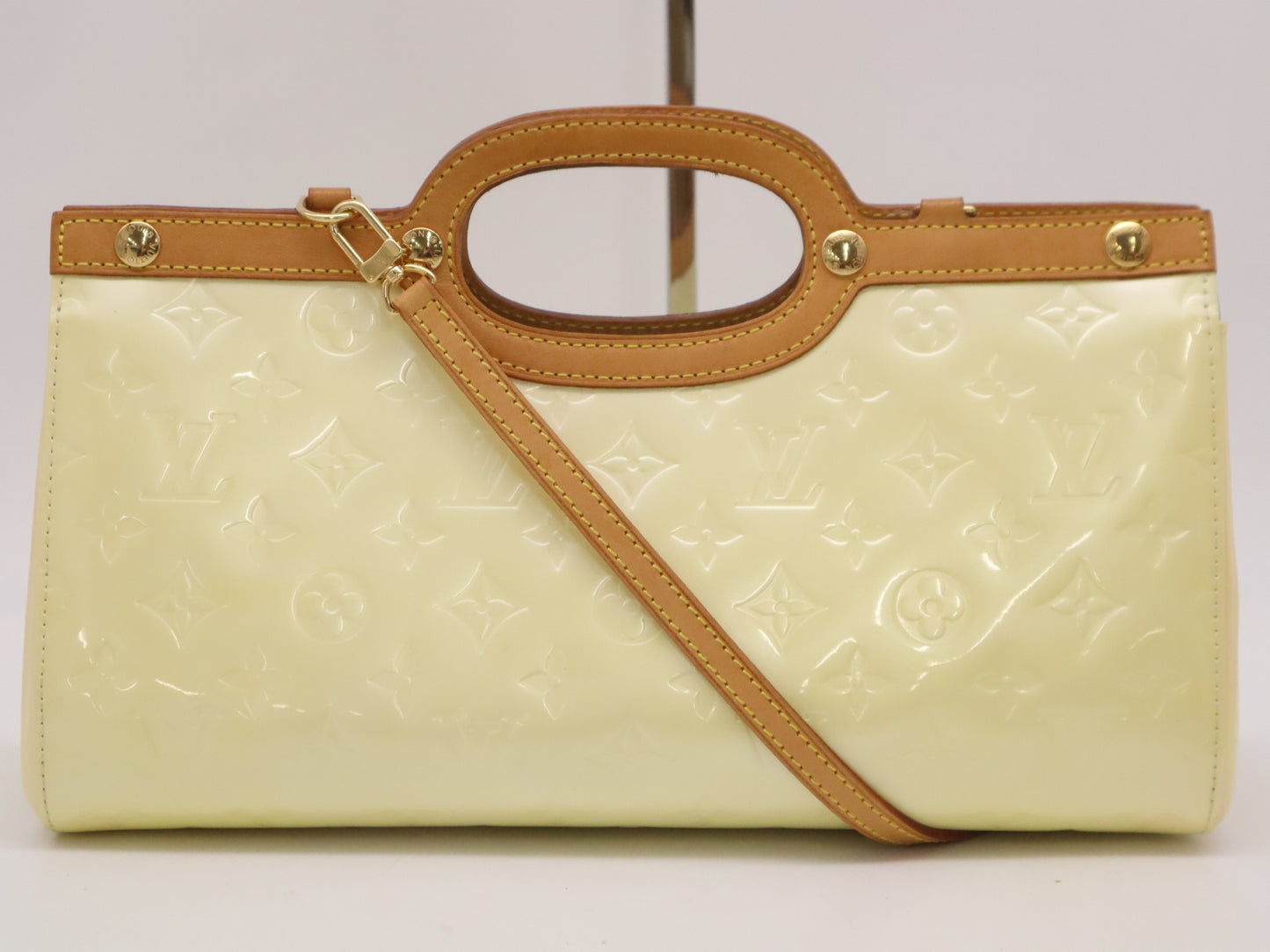 LOUIS VUITTON M91372 Vernis Roxbury Drive Noisette Handbag with Shoulder Strap