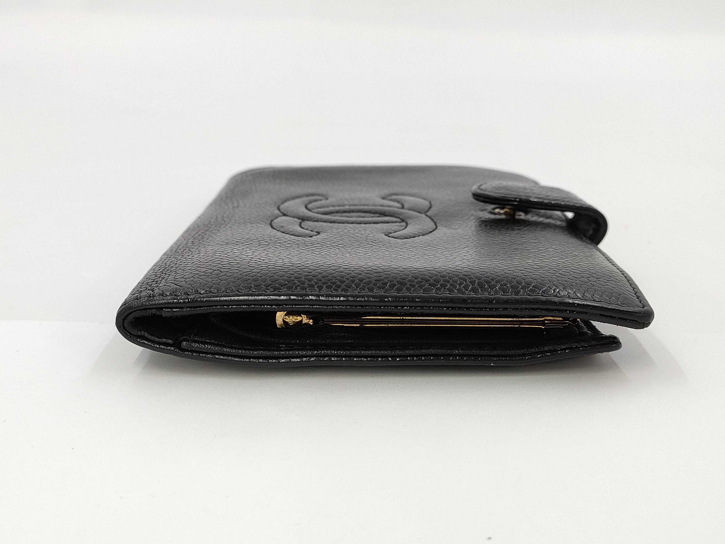 CHANEL Caviar Skin Wallet