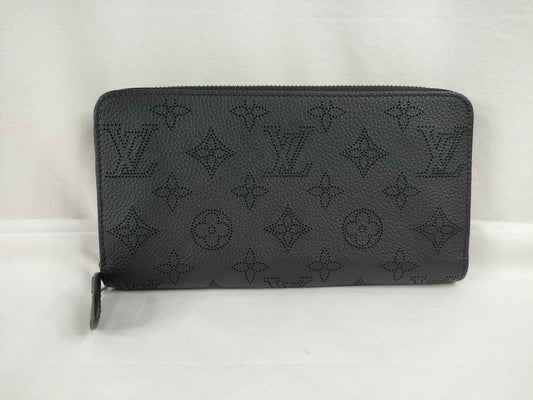 LOUIS VUITTON Monogram Mahina Zippy Wallet M61867 Wallet