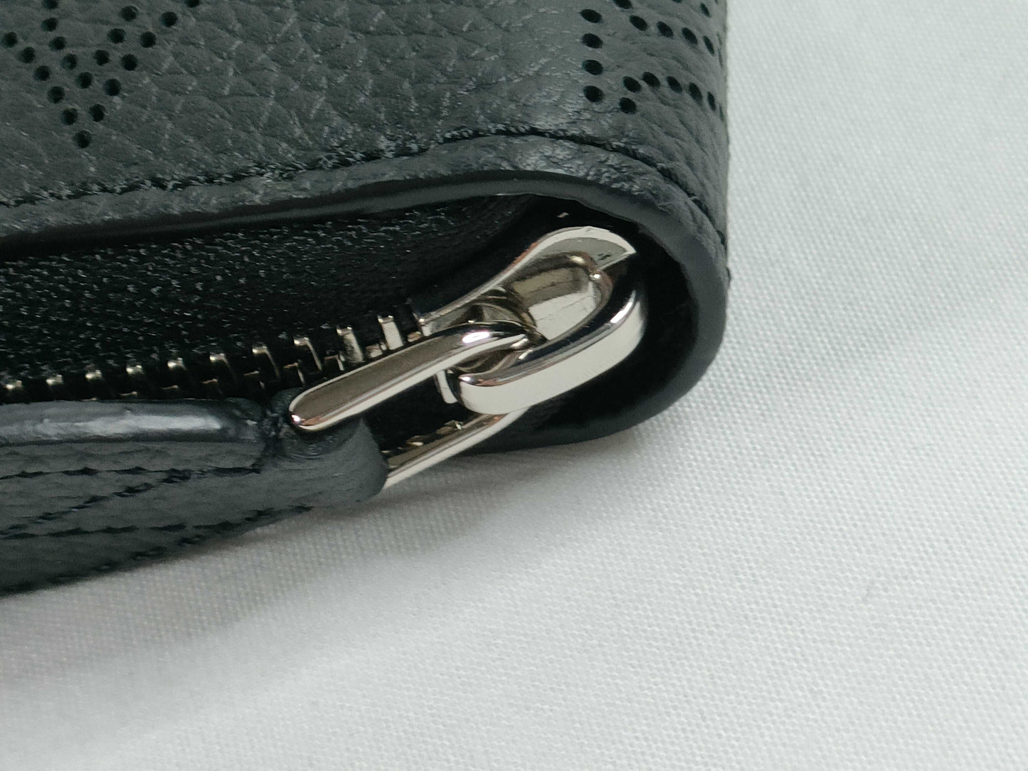 LOUIS VUITTON Monogram Mahina Zippy Wallet M61867 Wallet