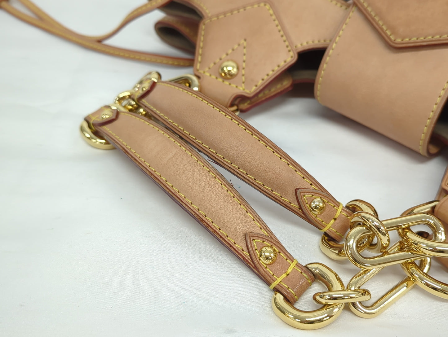 LOUIS VUITTON M40124 1 Multicolor Ursula Handbag