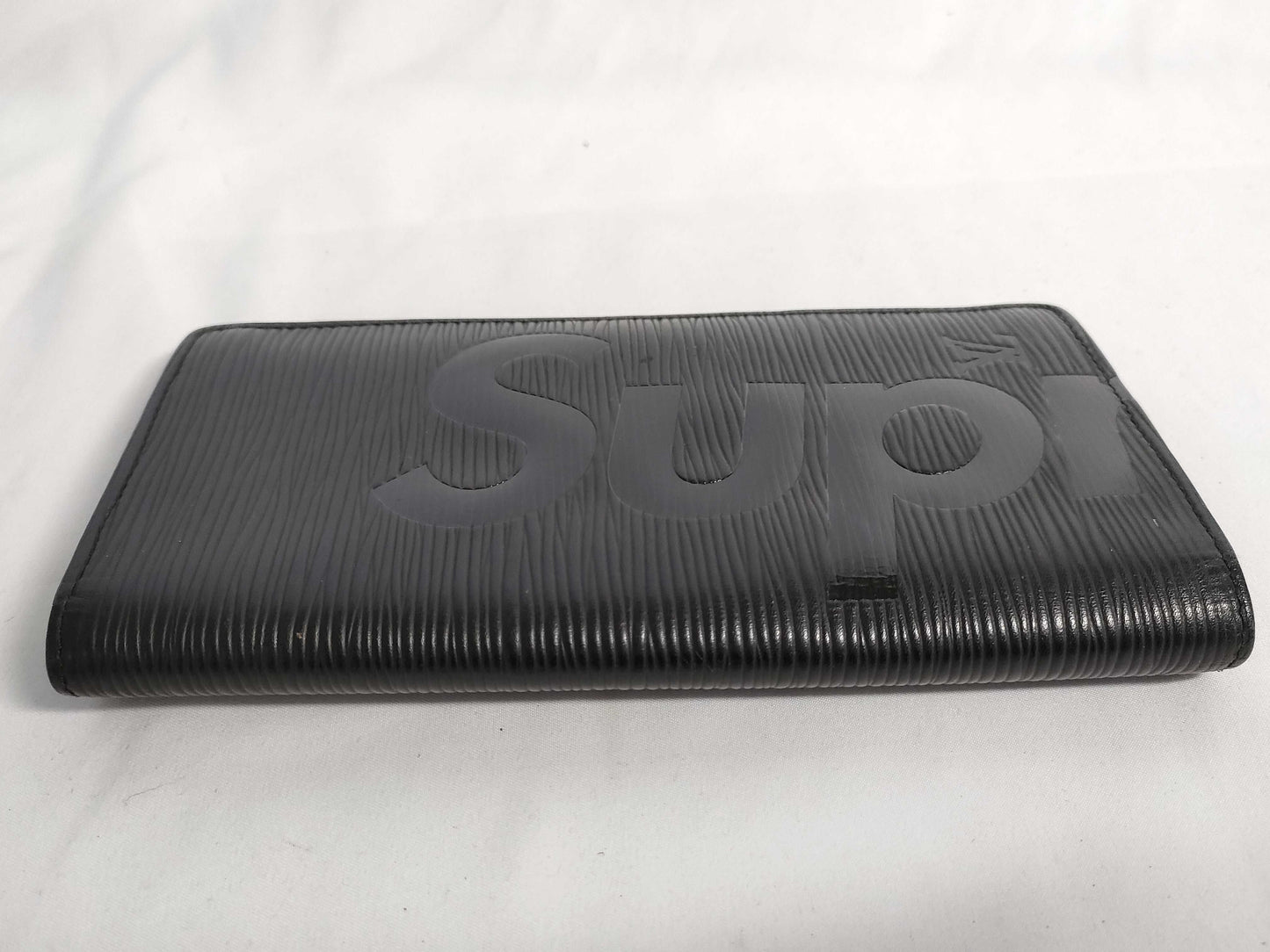 LOUIS VUITTON Epi Leather & Supreme Collaboration Portefeuille Brazza M67721/CA2107 Wallet with Box