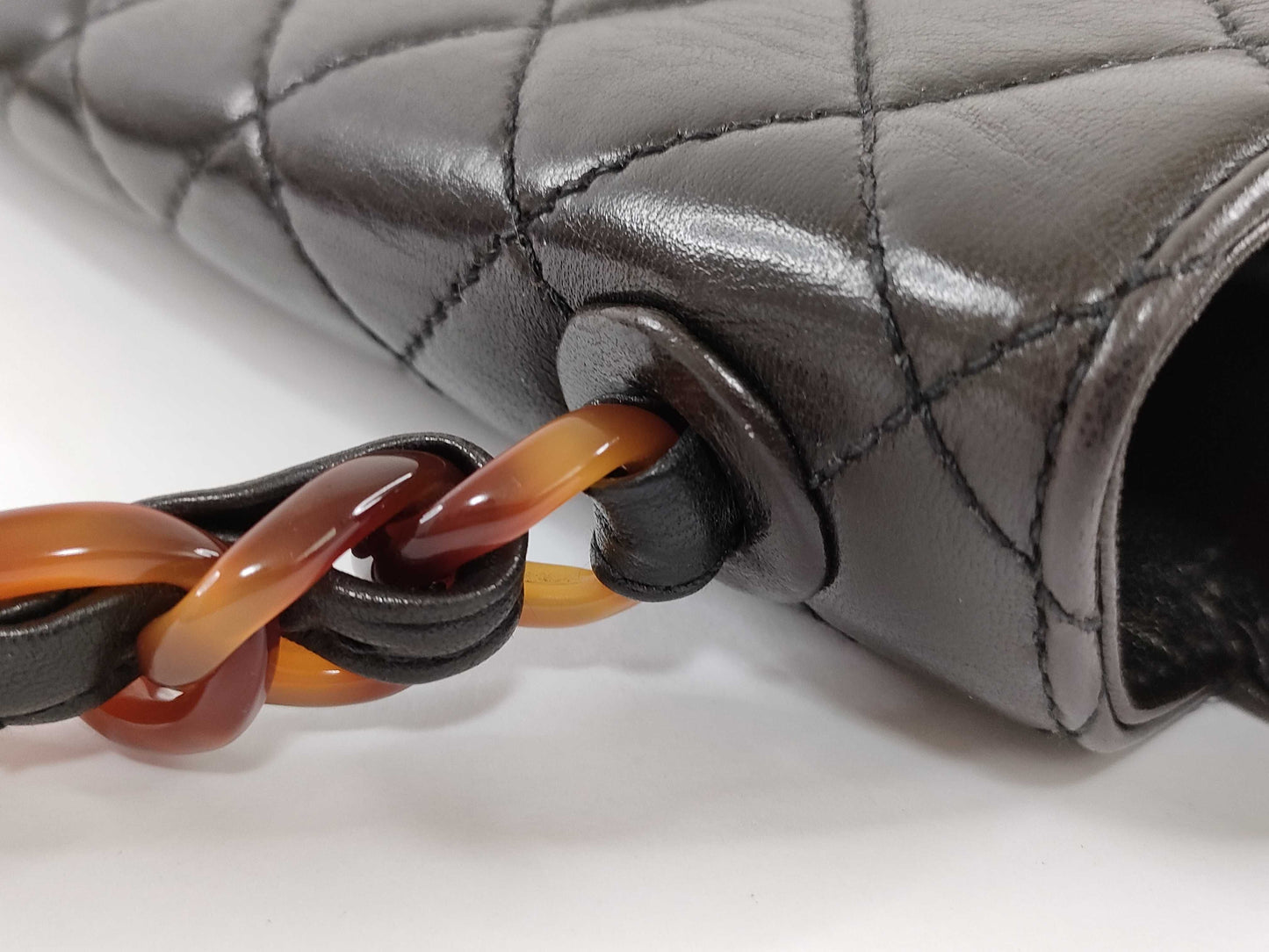 CHANEL Lambskin Tortoiseshell Plastic Chain Shoulder Bag in Black
