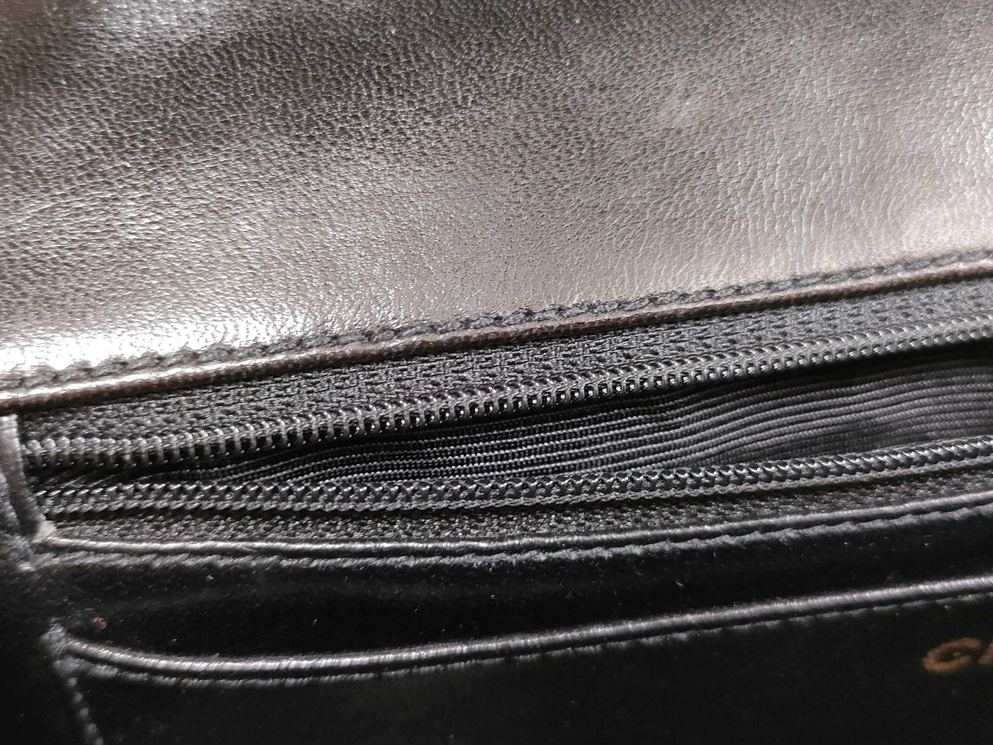 CHANEL Lambskin Tortoiseshell Plastic Chain Shoulder Bag in Black