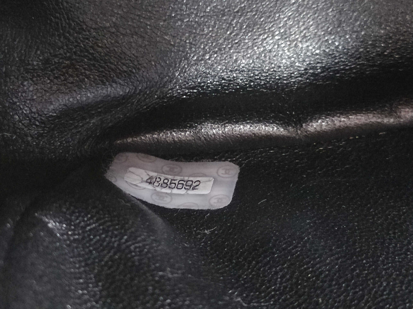 CHANEL Lambskin Tortoiseshell Plastic Chain Shoulder Bag in Black
