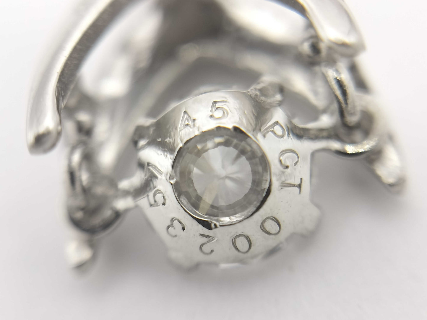 D0.307ct PT900 0.9g Pendant Top