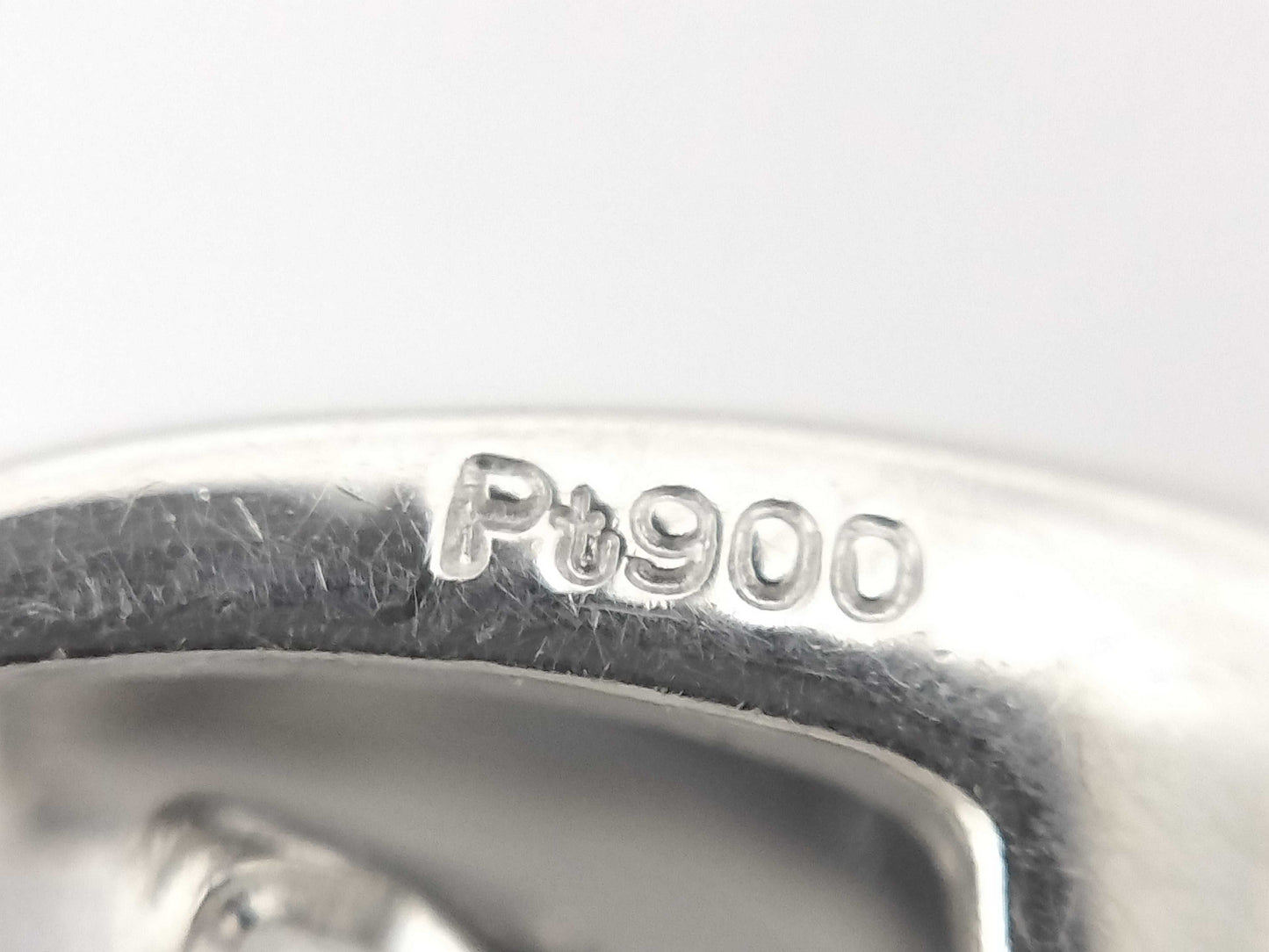 D0.307ct PT900 0.9g Pendant Top