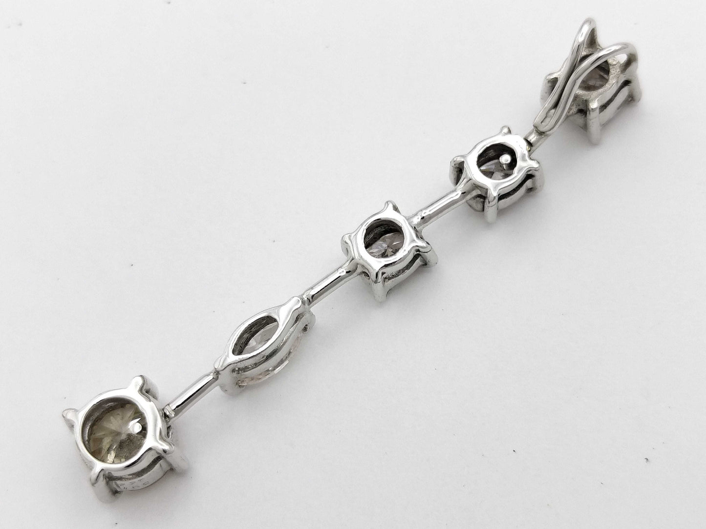 Diamond K18WG 1.6g Pendant Top