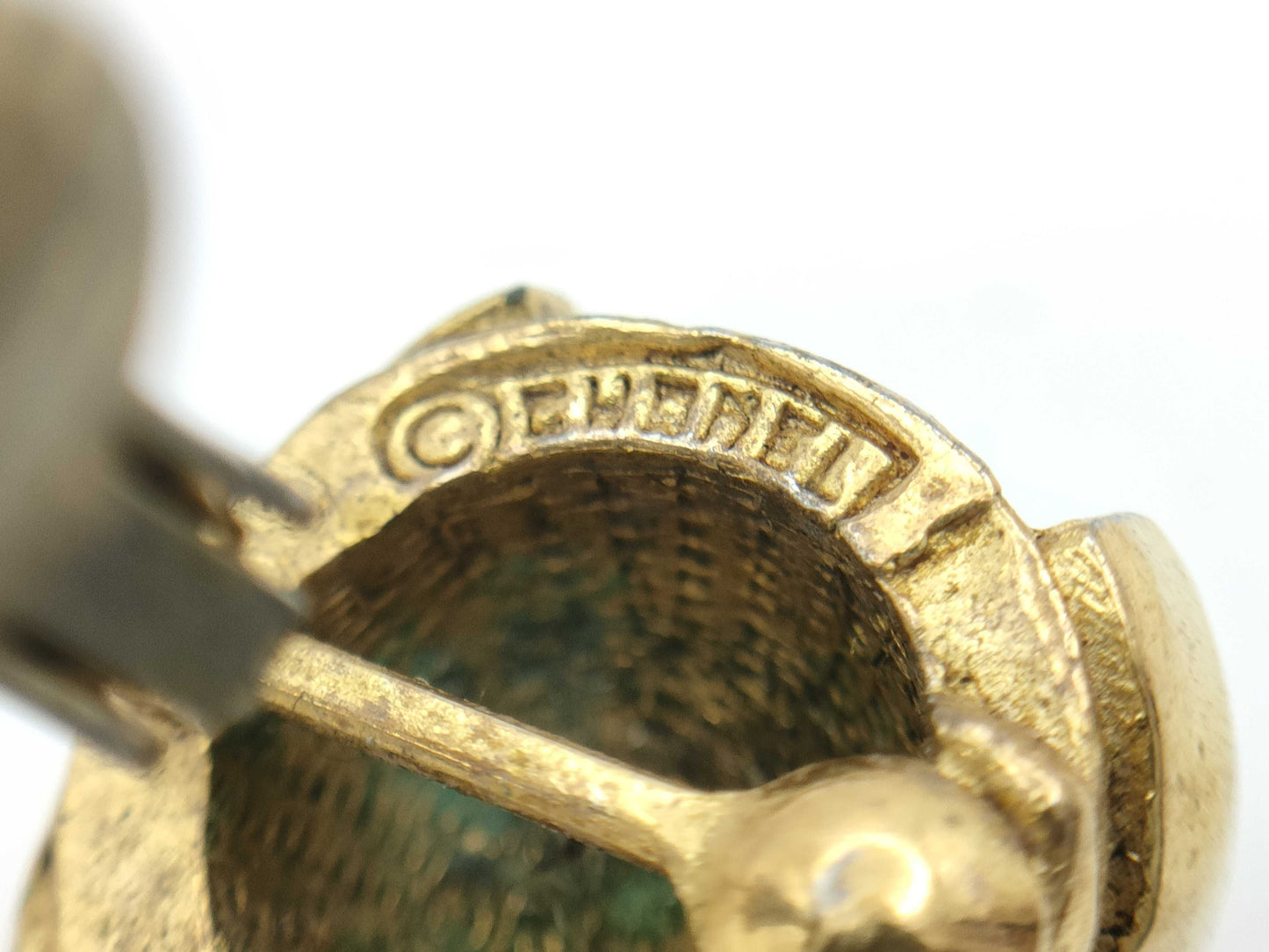 CHANEL Chanel engraved 209 earrings