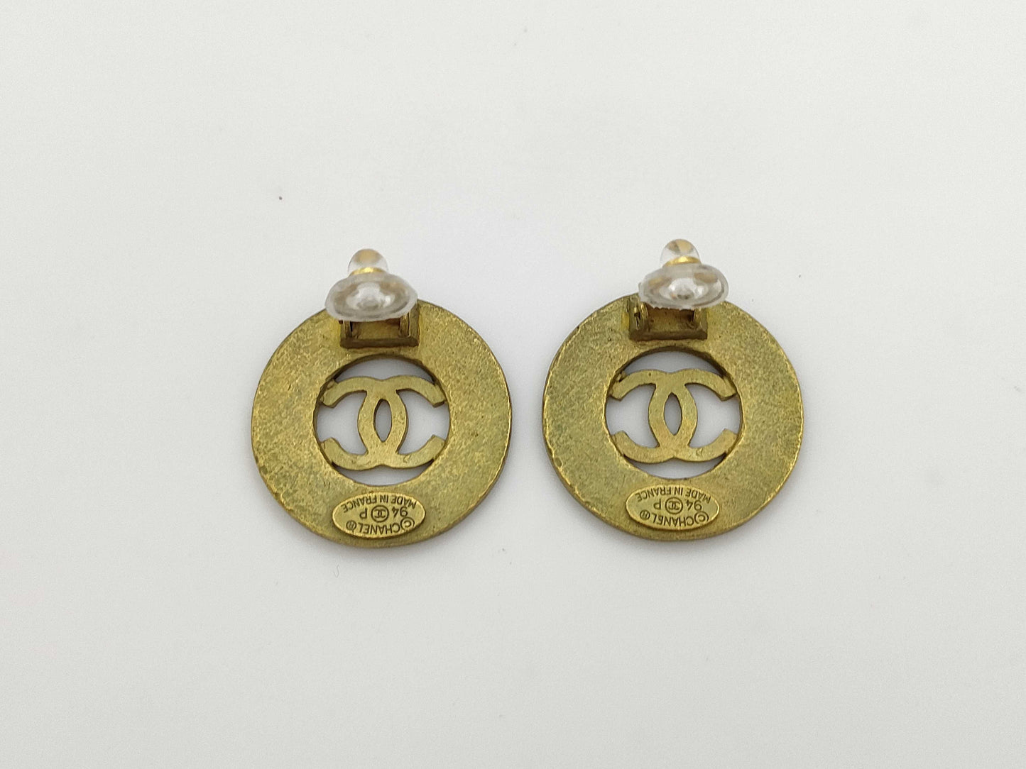 CHANEL Chanel engraved 94P earrings