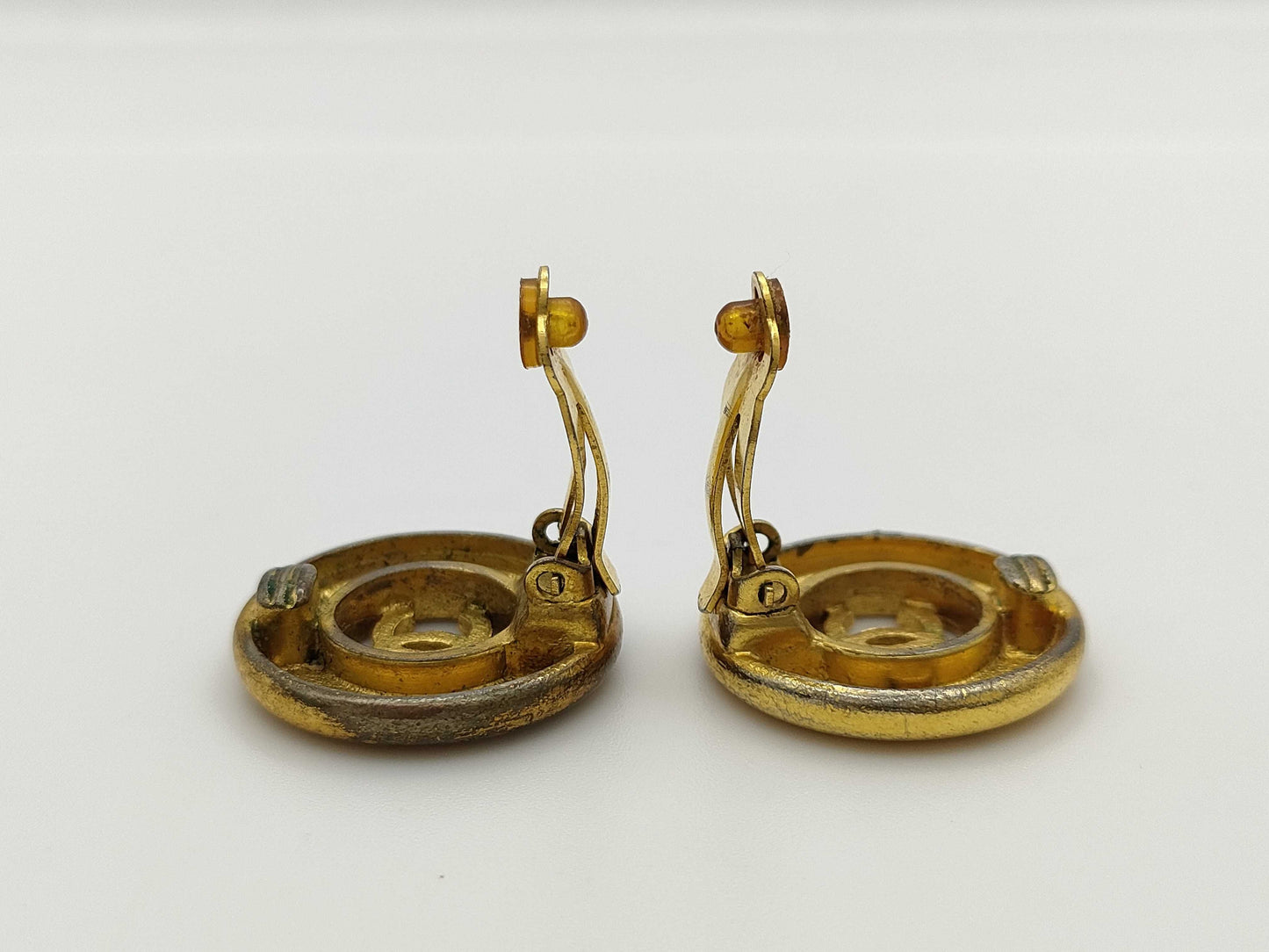 CHANEL Chanel engraved 97A earrings