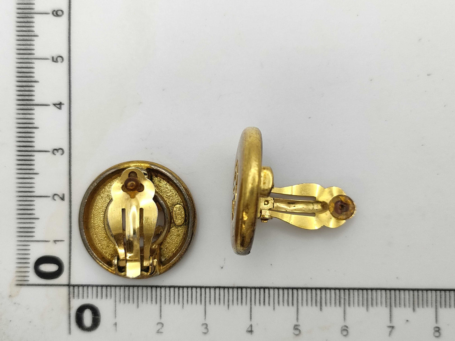 CHANEL Chanel engraved 97A earrings