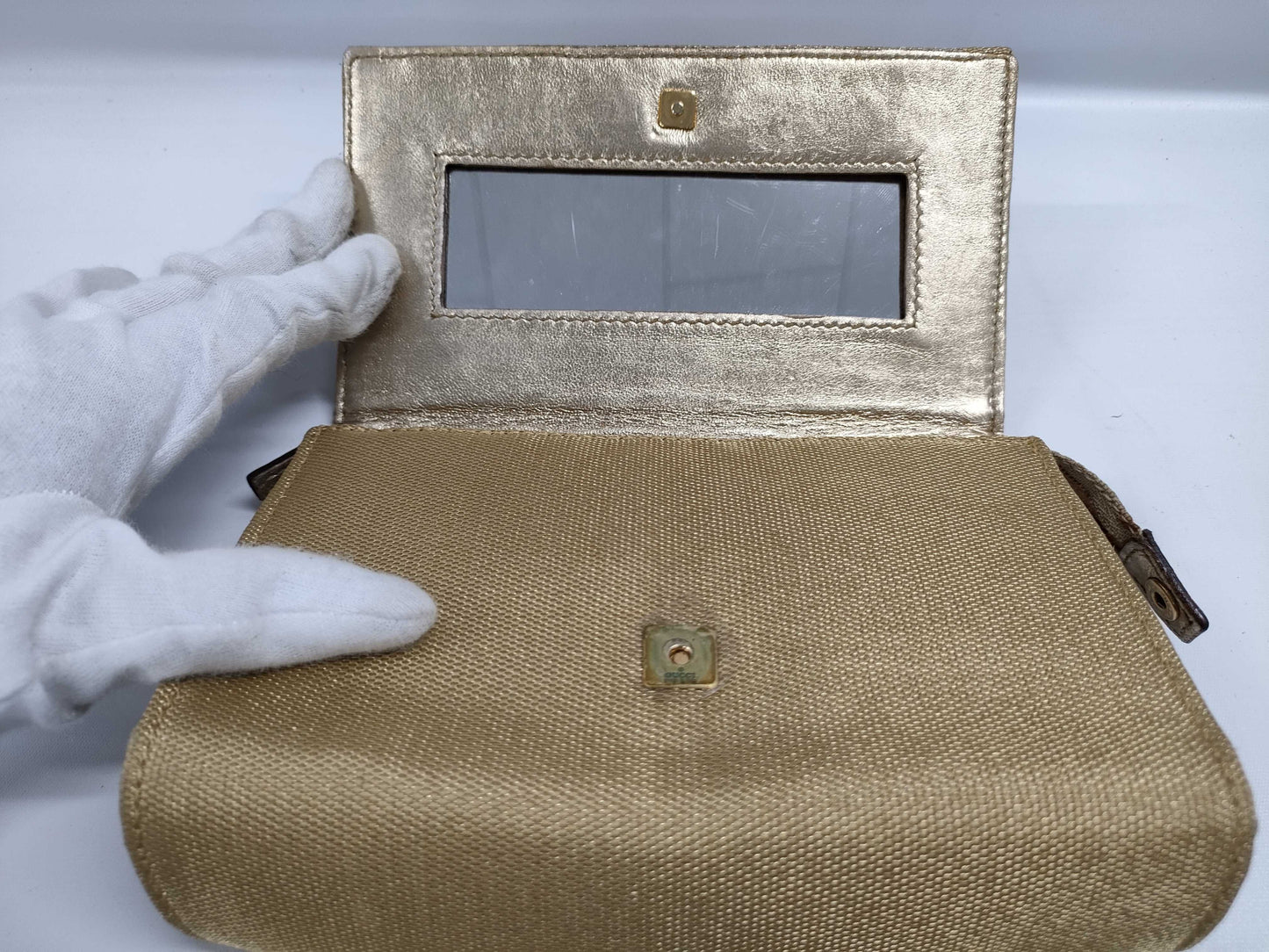 GUCCI Gucci Pouch Gold Pouch