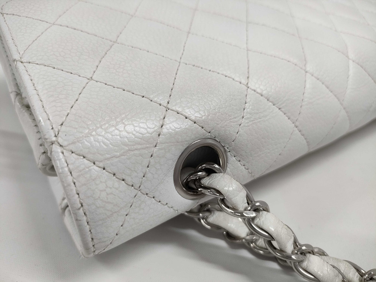 CHANEL CHANEL Matelasse 25 White Shoulder Bag
