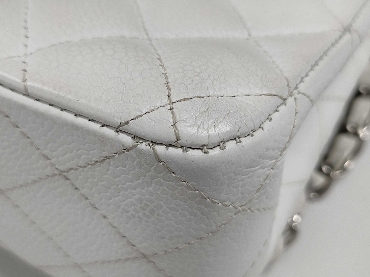 CHANEL CHANEL Matelasse 25 White Shoulder Bag