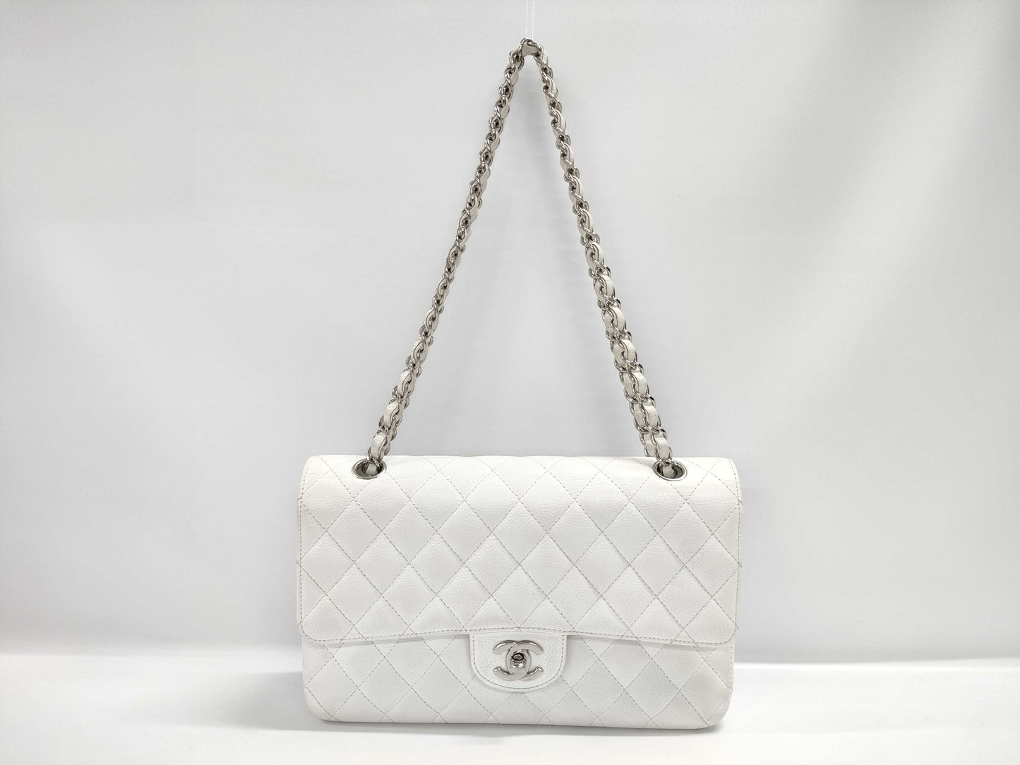 CHANEL CHANEL Matelasse 25 White Shoulder Bag