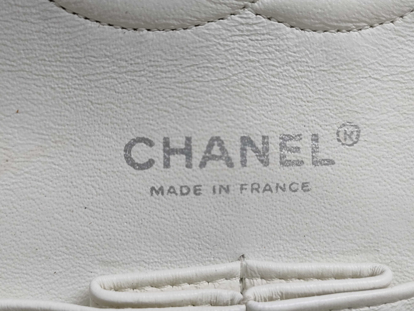 CHANEL CHANEL Matelasse 25 White Shoulder Bag